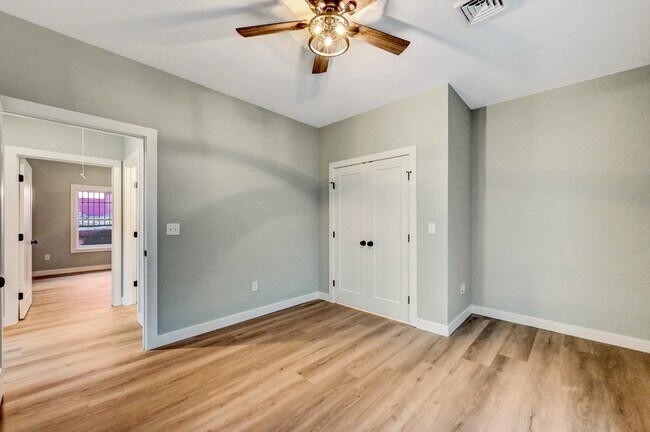 Building Photo - 708 Harrison Ave