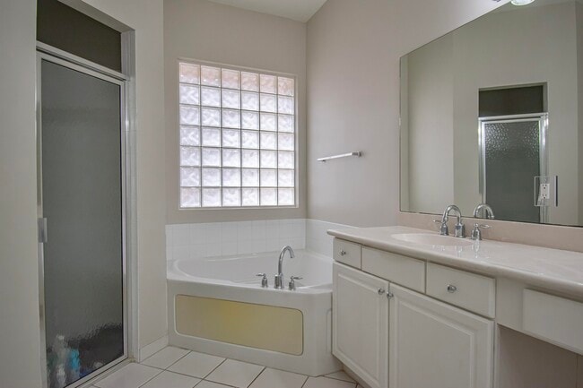 Building Photo - 10265 Isle Wynd Ct