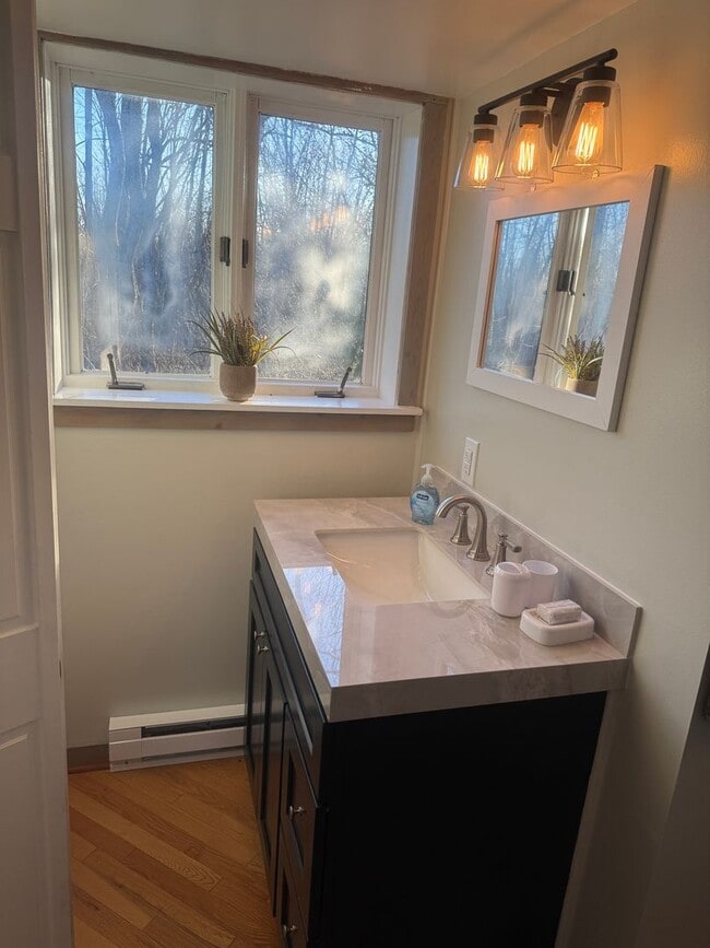 Building Photo - Renovated Spectacular Lakefront Carriage H...