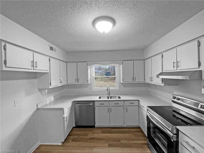 Building Photo - 5712 Landerwood Dr