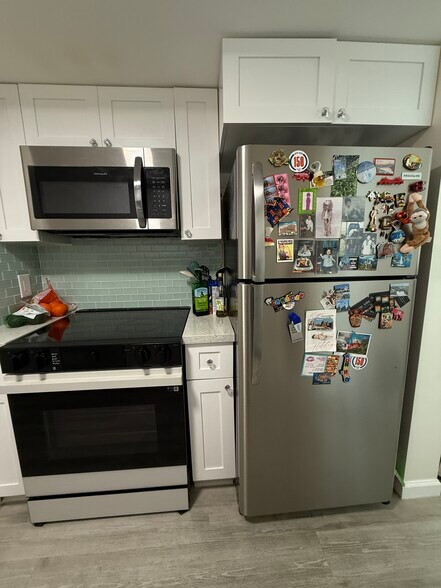 Kitchen - 2415 NW 16th Street Rd