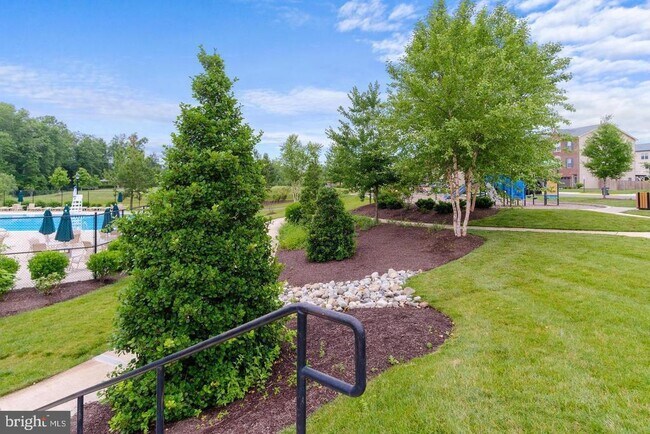 Building Photo - 15998 Greymill Manor Dr