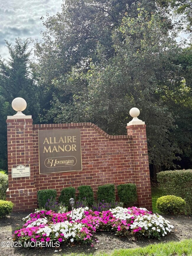 Building Photo - 61 S Manor Ct