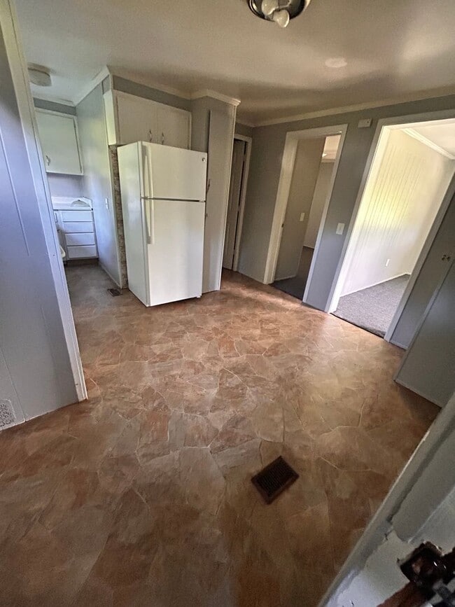 Building Photo - Available Now – 2 Bed / 1 Bath Apartment at Bunker Hill Mobile Home Community