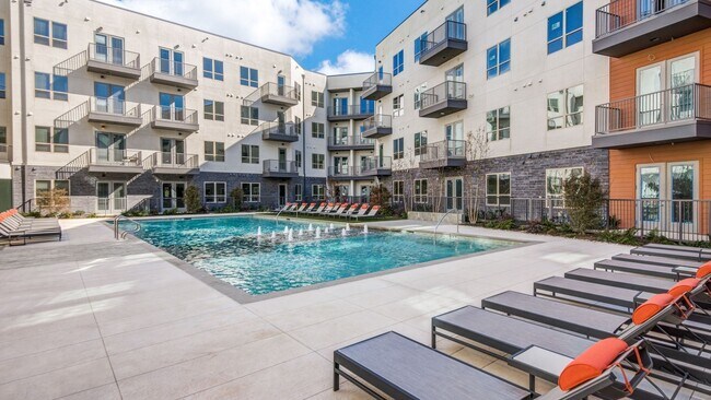 Building Photo - 13505 Inwood Rd