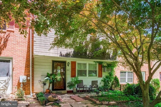 Building Photo - 283 Cardigan Terrace