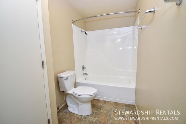Building Photo - 336 S 51st Pl
