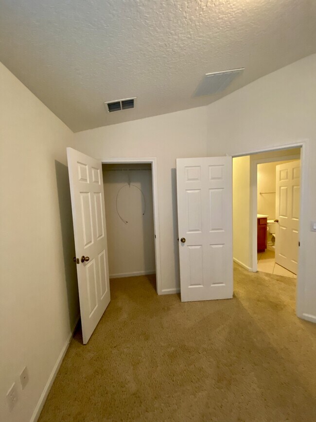 Building Photo - 12988 Spring Rain Rd