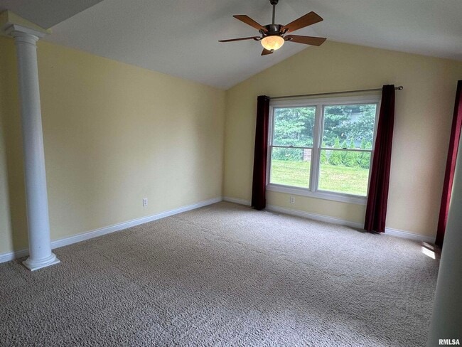 Building Photo - 3011 Belmont Pl