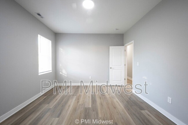 Building Photo - 1817 Montcalm St
