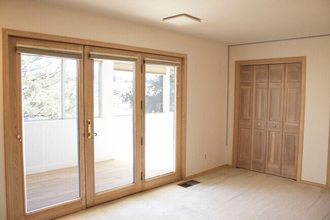 Building Photo - Custom home in Southwest Reno, 3 Bedrooms, 2 Bathrooms, Large Garage