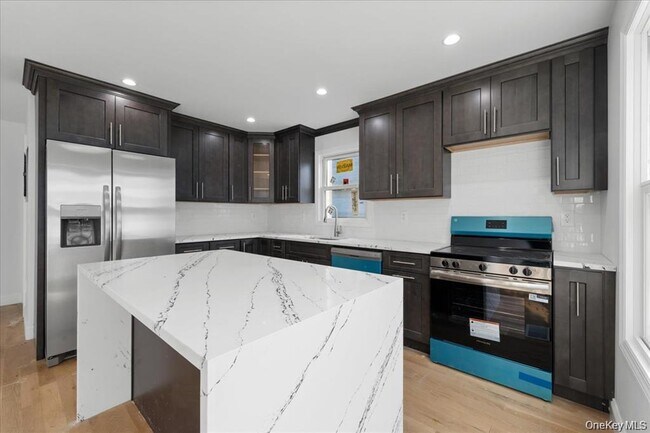 Building Photo - 89 Thurton Pl