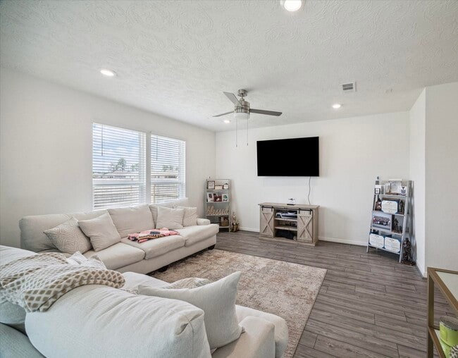 Building Photo - 6223 Morning Fern Ln