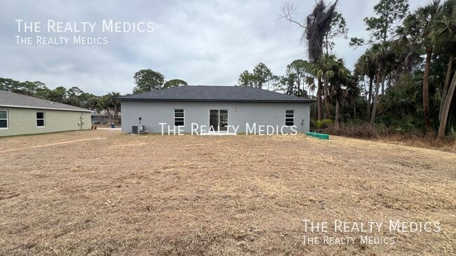 Building Photo - 1364 Gibbs Rd SW