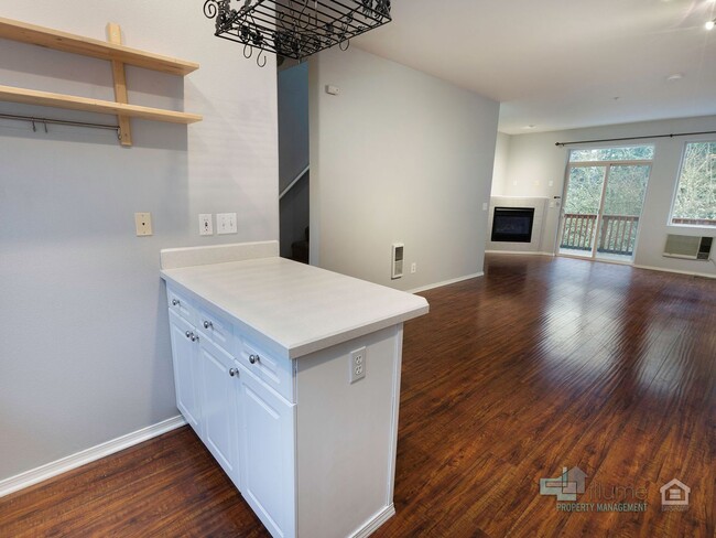 Building Photo - Murrayhill 2 Bd/2.5 Bth Townhome near Nike...