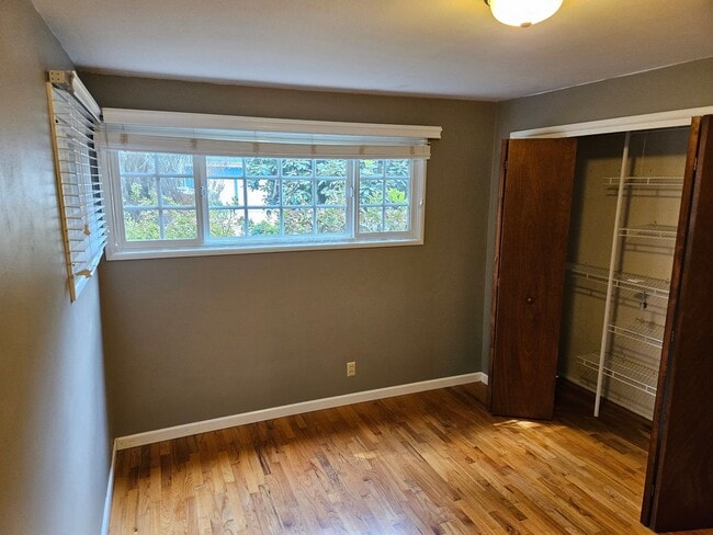 Building Photo - Beautiful 3BD/2BA Home In Hayden Bridge Area