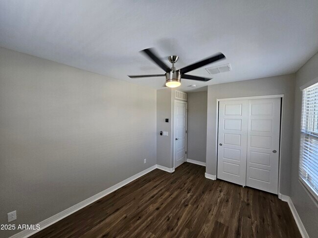 Building Photo - 40537 W Helen Ct