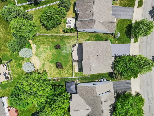 Building Photo - 5998 Blaverly Dr