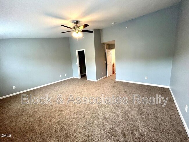 Building Photo - 2210 Raven Rd
