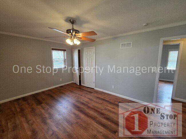 Building Photo - Gorgeous 3 Bedroom, 2.5 Bath in Kearney!