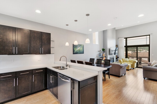 Building Photo - 3433 Ligonier St