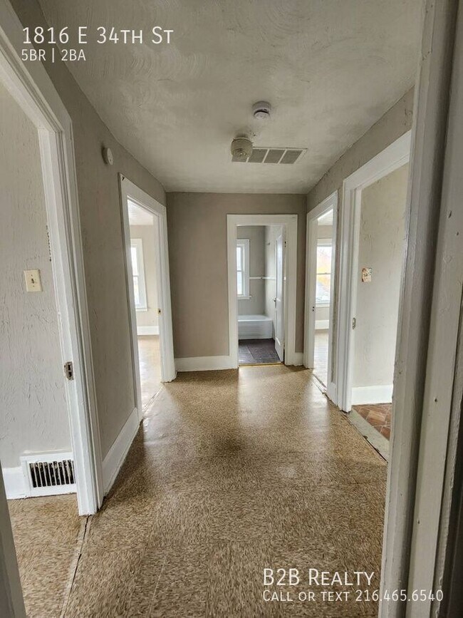 Building Photo - 1816 E 34th St