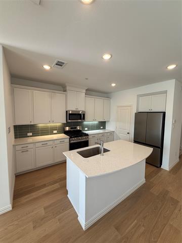 Building Photo - 724 4th St