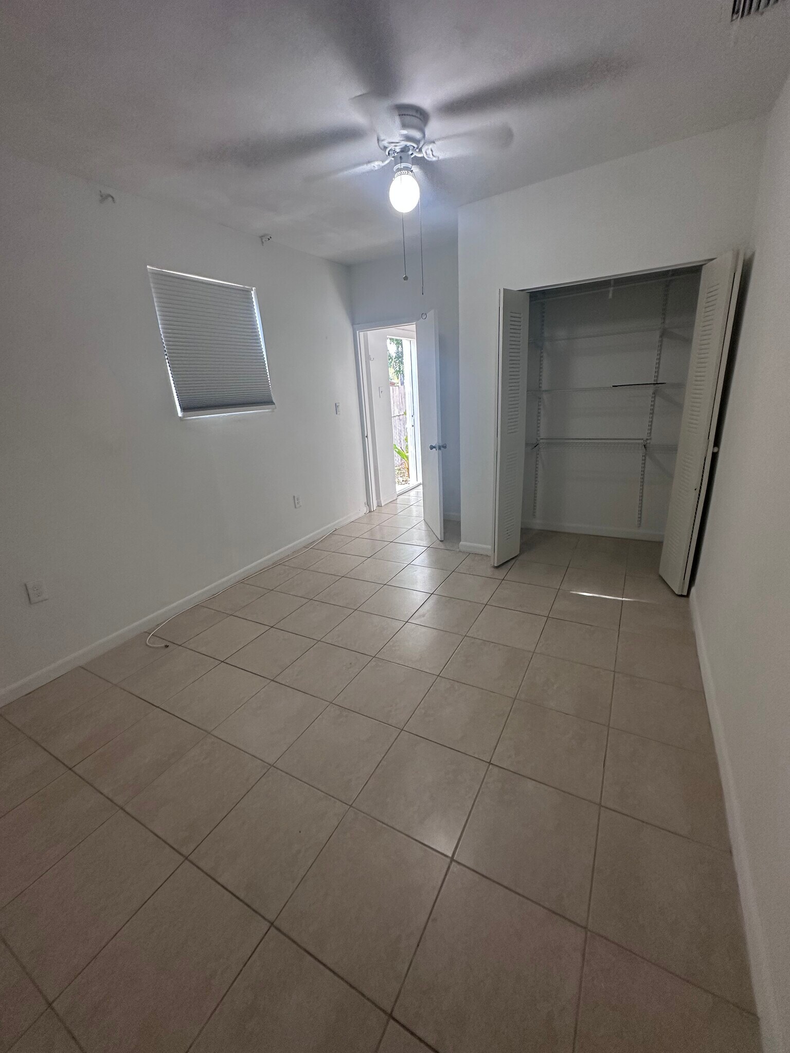 Building Photo - 1111 NE 204th Ter