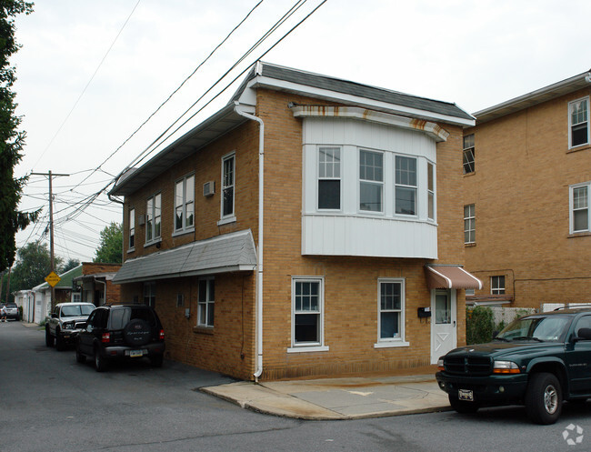 Bldg B - 949-951 N 19th St