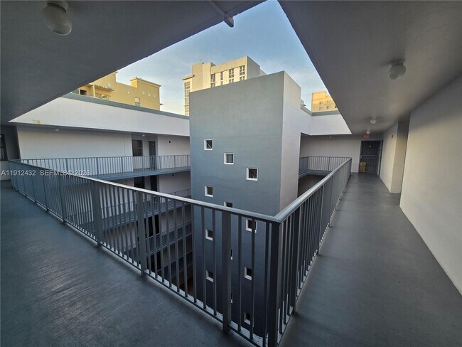 Building Photo - 546 SW 1st St