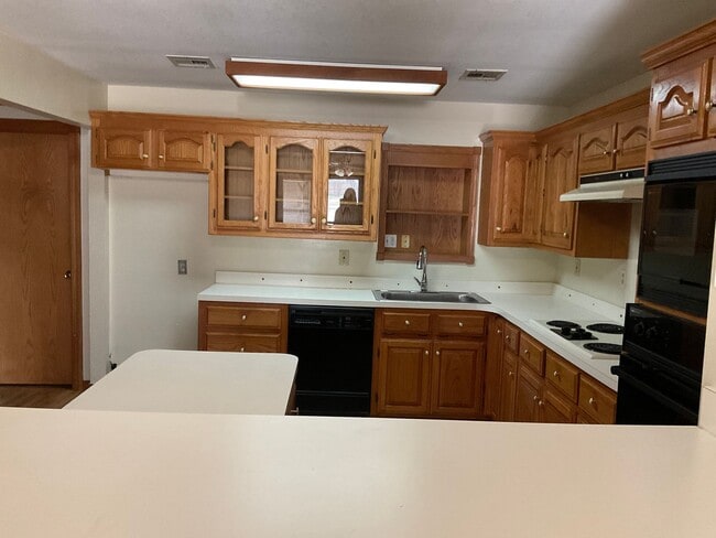 Building Photo - 4709 SE 23rd St