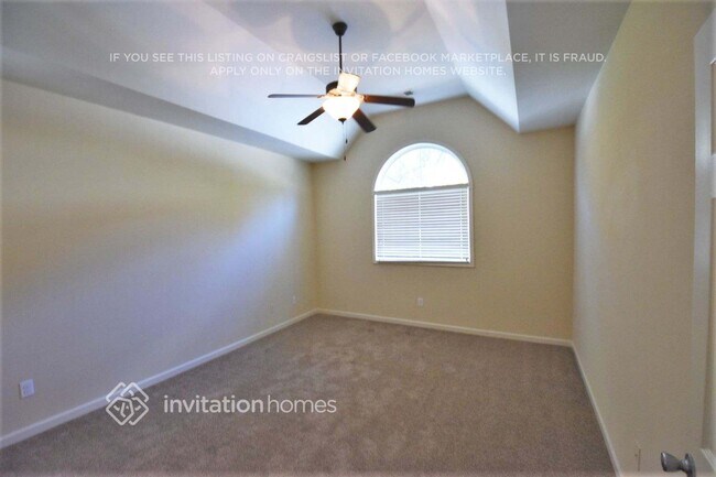 Building Photo - 2560 Freemont St