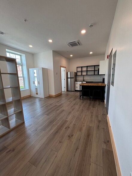 Building Photo - 1190 Stafford Rd
