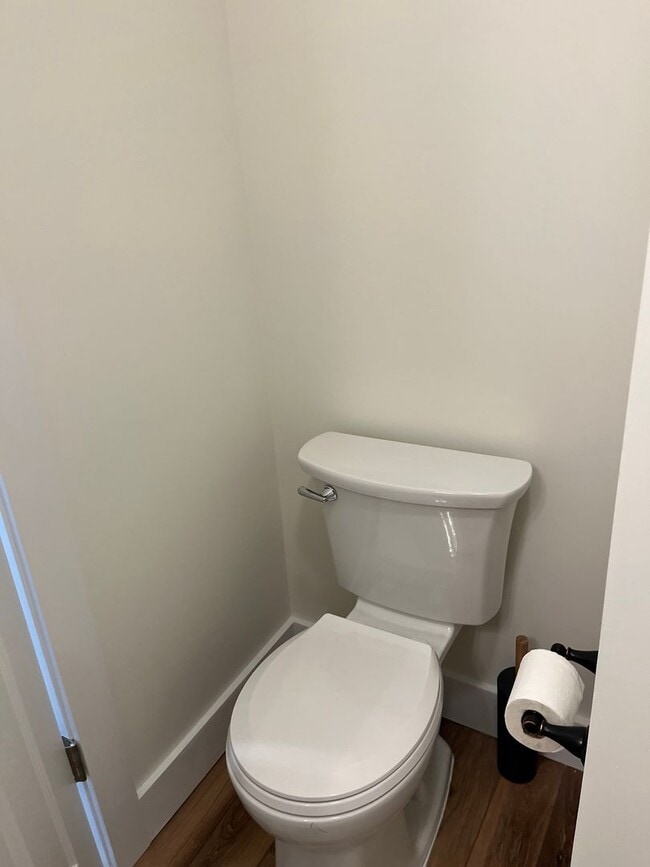 Building Photo - Modern Cottage Living Just Minutes from Downtown West Jefferson