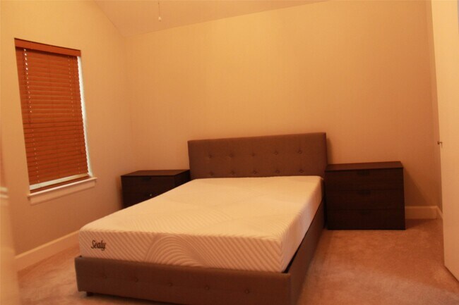 Building Photo - 3703 Main Poplar Dr