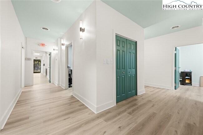 Building Photo - 610 State Farm Rd