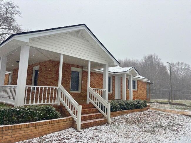 Building Photo - 3BR/3BA Brick Farmhouse on 4.4 Acres – Pic...