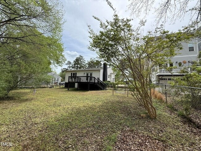 Building Photo - 215 Walnut St