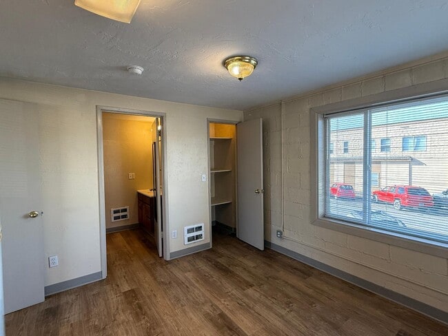 Building Photo - 121 N Wasson St