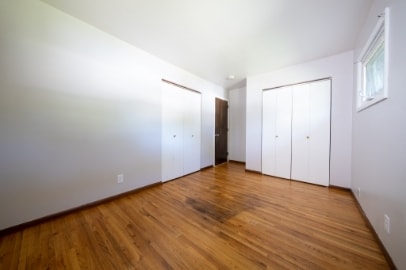 Building Photo - 842 25th Ave SE