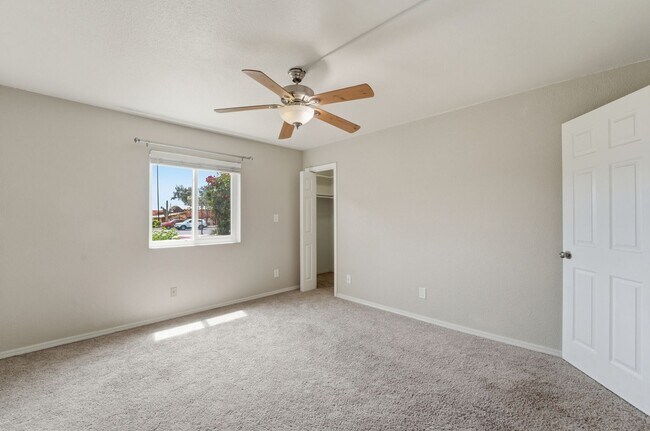 Building Photo - Prime Scottsdale Living | 2 Master Suites + Private Patio Retreat