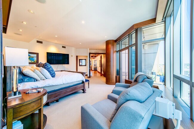 Building Photo - 2Bd/2.5Ba Seattle  Penthouse