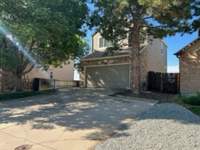Building Photo - 3 Bedroom Home w Extra Room and 2 Car Garage in Stratford Lakes!