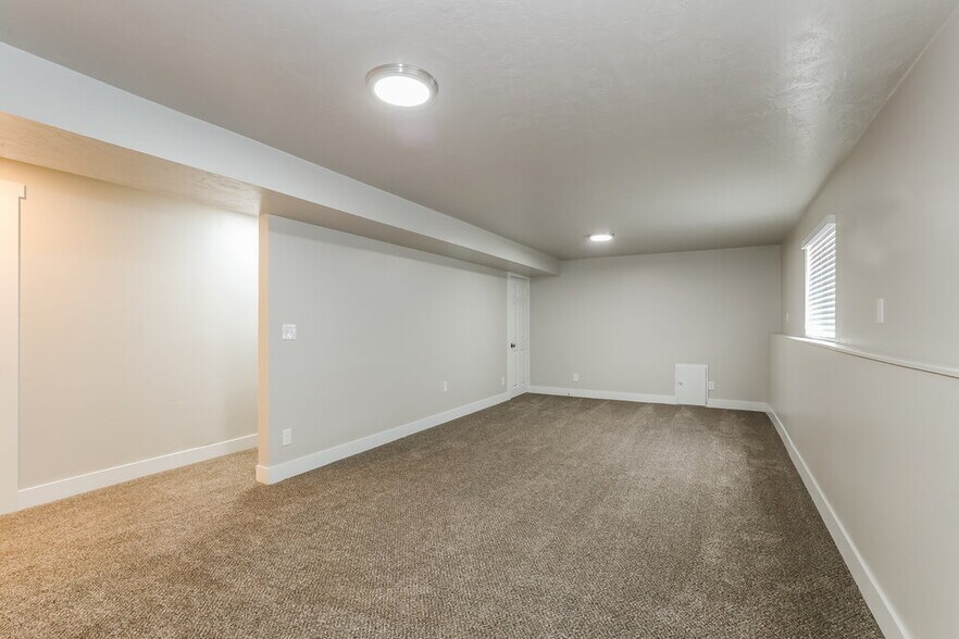 Building Photo - 76 W Stauffer Ln