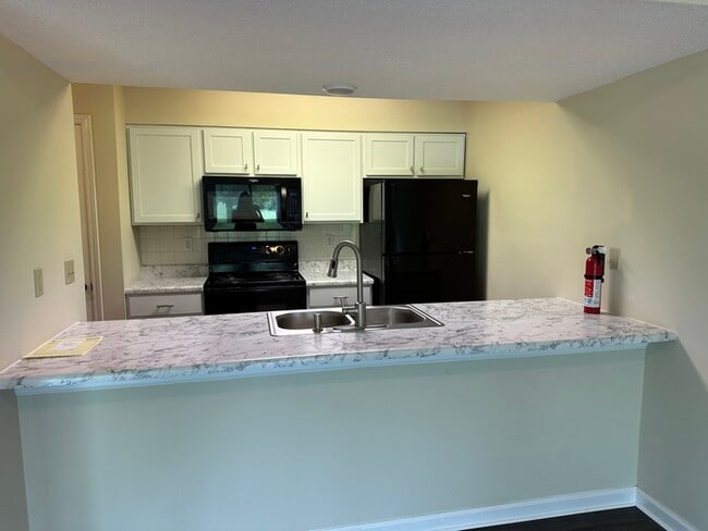 Building Photo - Townhome in Ballwin!!