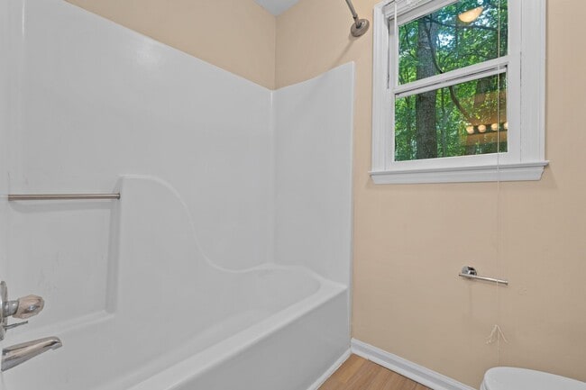 Building Photo - 110 S Peak Dr