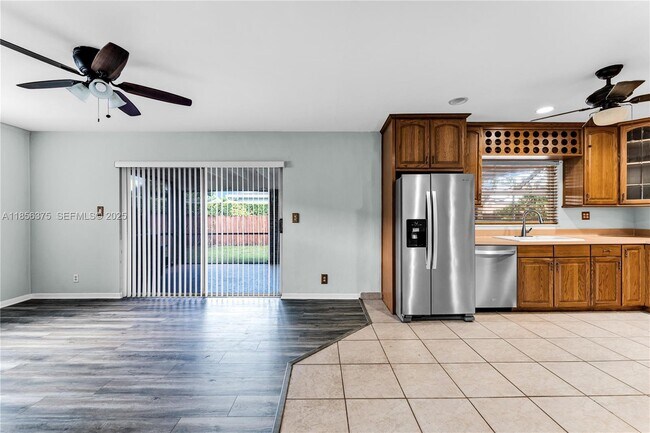 Building Photo - 7621 SW 146th Ave