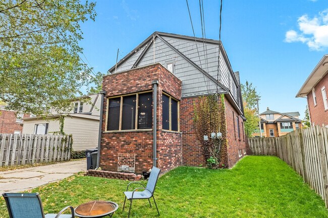 Building Photo - 522 W Hudson Ave
