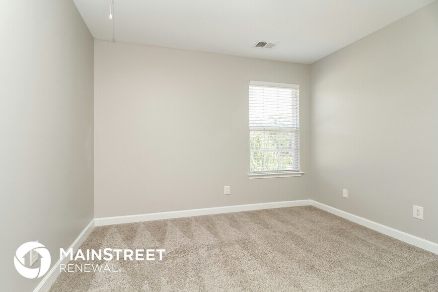 Building Photo - 1129 Matheus Dr