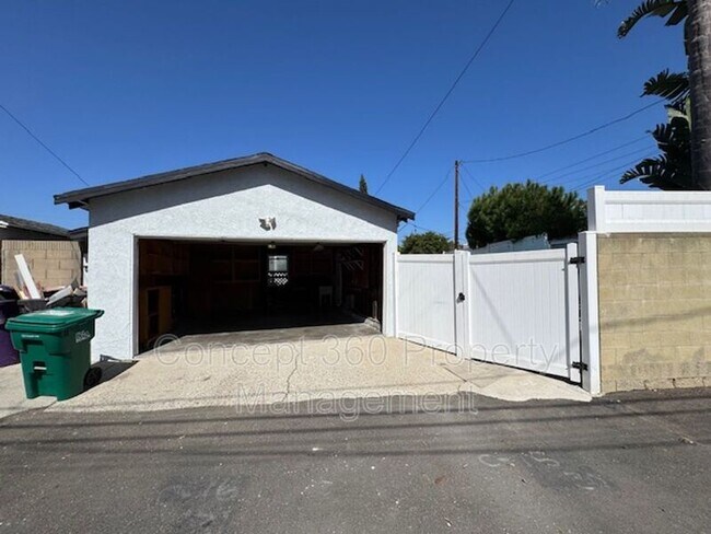 Building Photo - 5228 E Brittain St